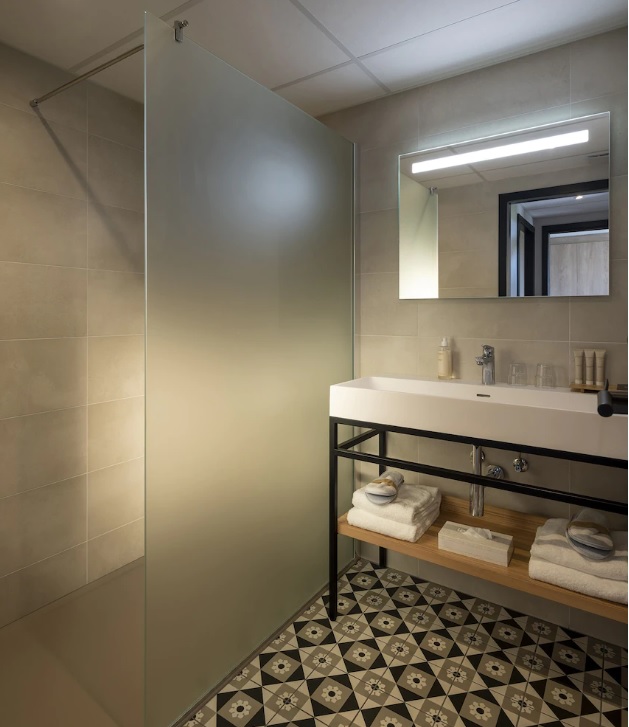 Quel rev&ecirc;tement mural choisir pour une salle de bain ? Pfastatt