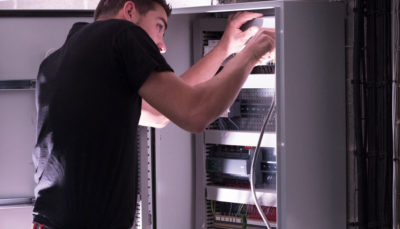 VONTHRON 9932 1311X750 | Vonthron Particuliers Quels sont les signes avant-coureurs d’un système électrique défaillant ? Wittenheim