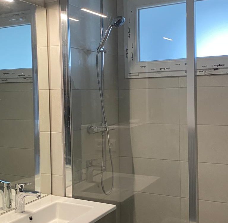Quels sont les avantages des douches &agrave; l’italienne pour les petites salles de bain ? Pfastatt
